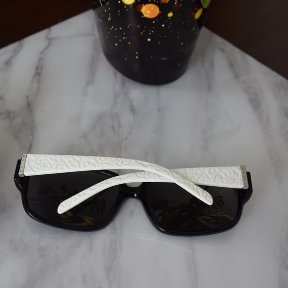 RALPH Ralph Lauren Black and White Polarized Sunglasses - Picture 6 of 9